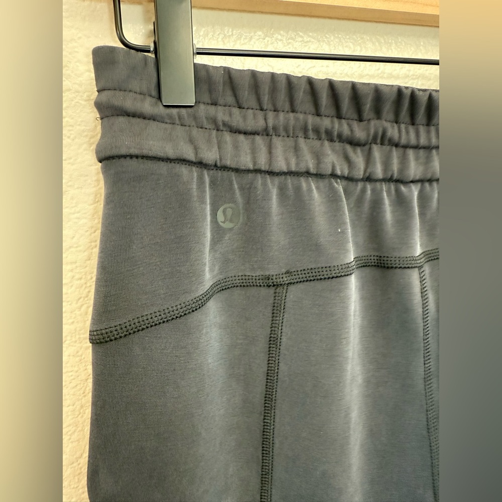 Lululemon Softstreme High Rise Pant Size 4 - Picture 9 of 16